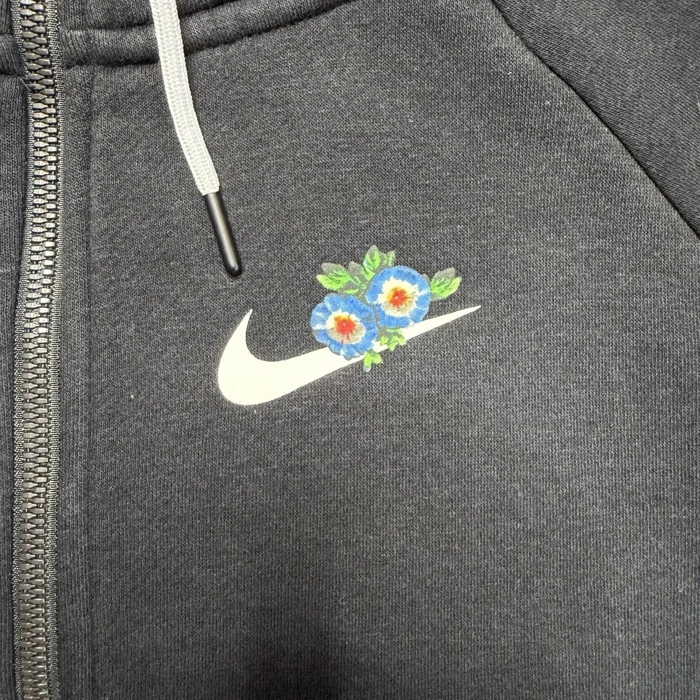 Nike women sweatshirt